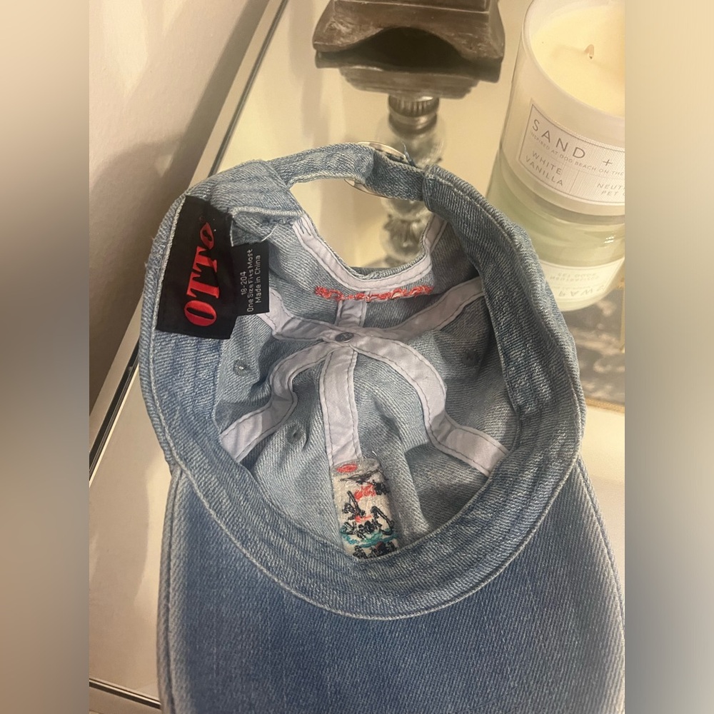 Lacroix hat - Picture 3 of 4